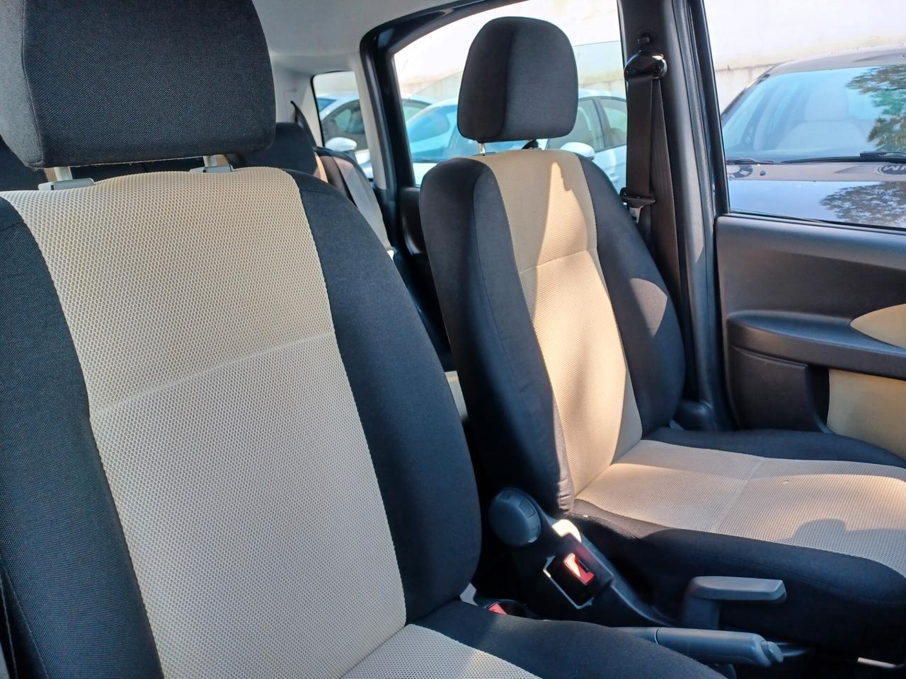 Fiat Panda 1.3 MJT 4x4 Cross CON ELD ANNO 2011