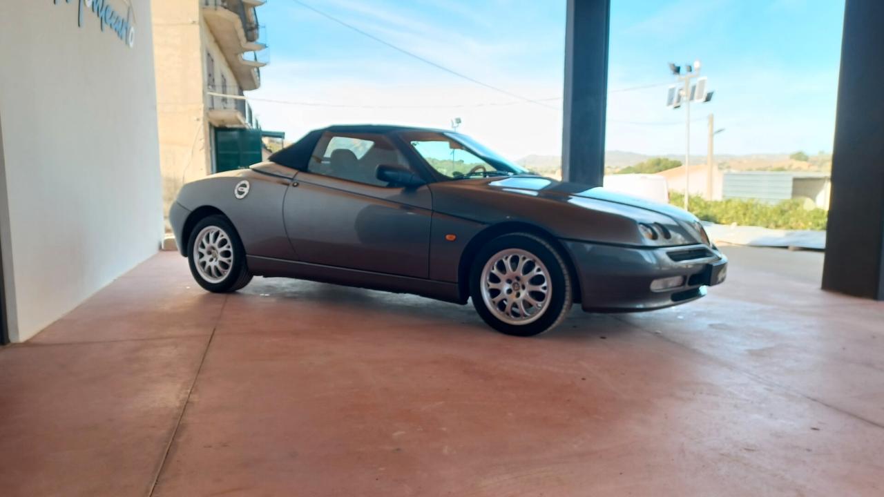 Alfa Romeo GTV Spider 2.0i 16V Twin Spark cat L