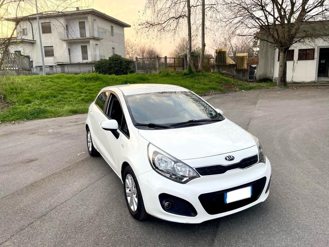 Kia Rio 1.2 CVVT 5p. EX per Neopatentati 2014