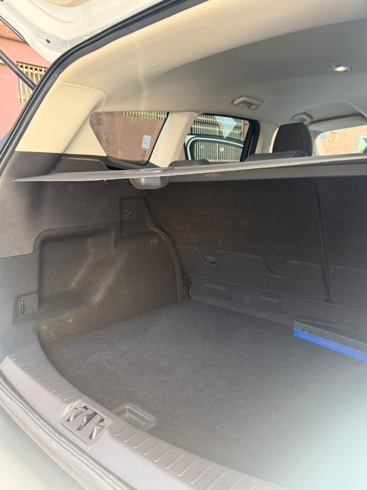 Ford Kuga 1.5 TDCI 120 CV S&S 2WD Powershift Edition