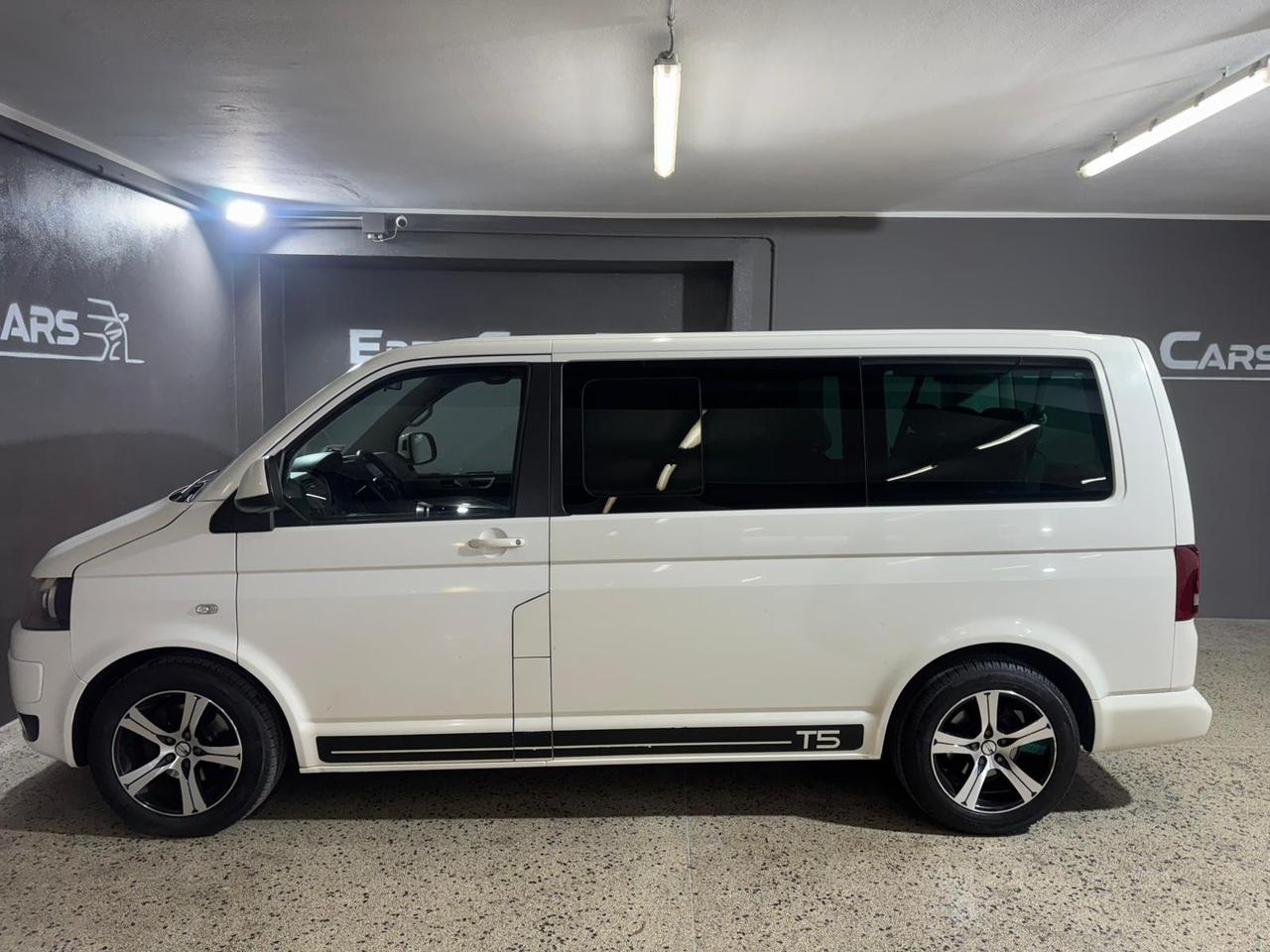 Volkswagen Transporter Caravelle T5 2.5 TDI/131CV Tiptr. PL Trend.