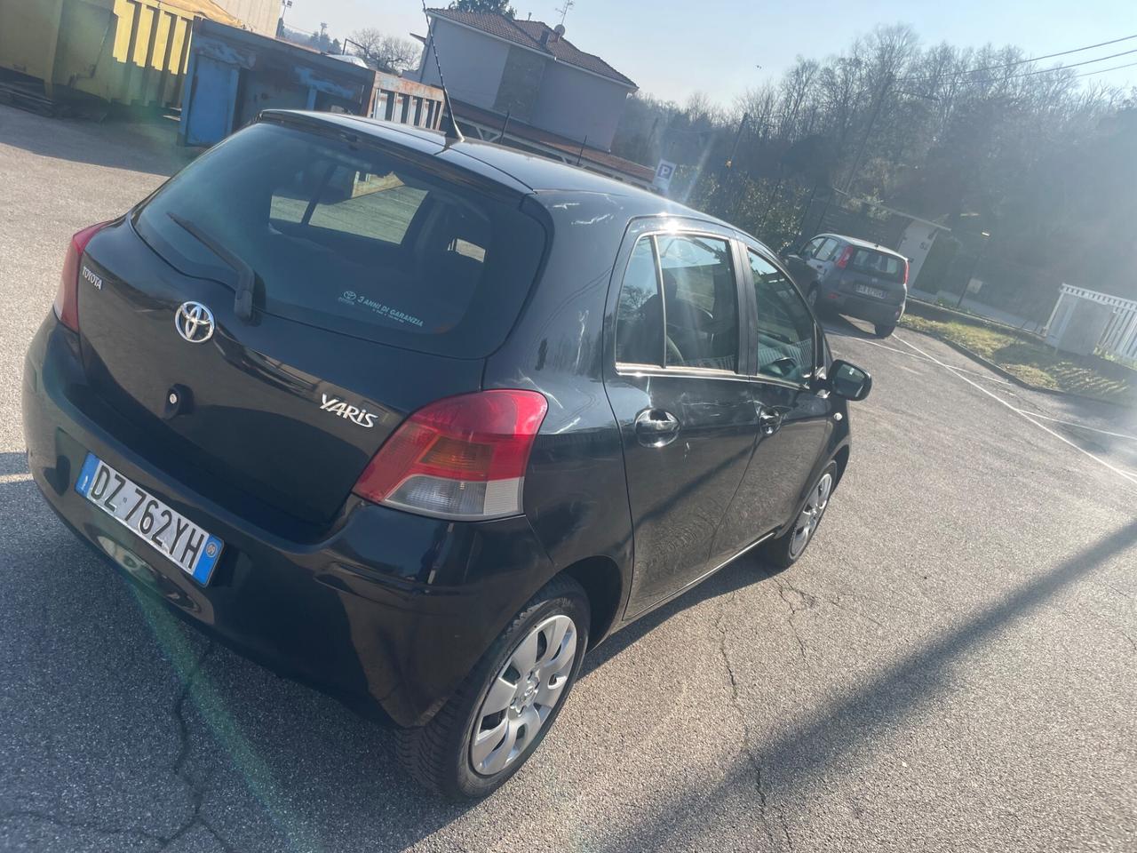 Toyota Yaris 1.0 5 porte per neopatentati