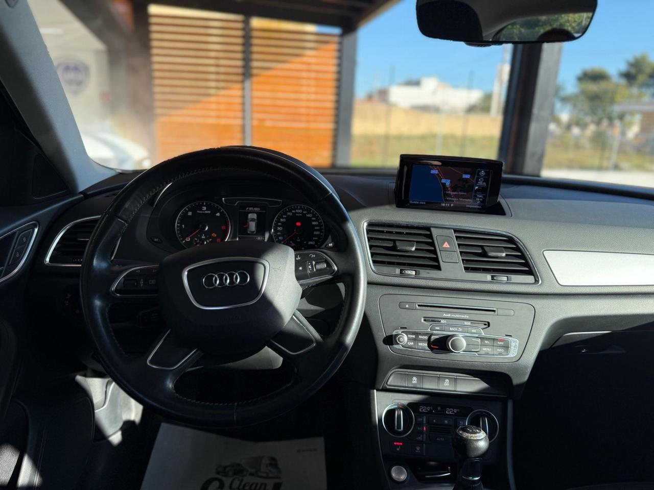 Audi Q3 2.0 TDI 120 CV Business