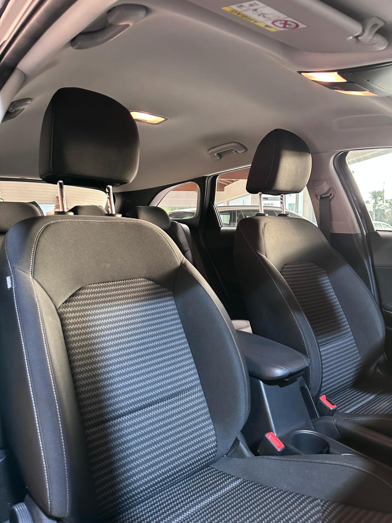 Kia Ceed 1.6 CRDi 136 CV MHEV DCT SW Business