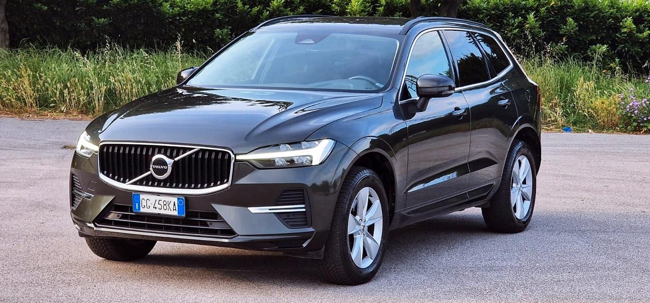 VOLVO XC60 B4 Diesel/Ibrida Momentum Pro