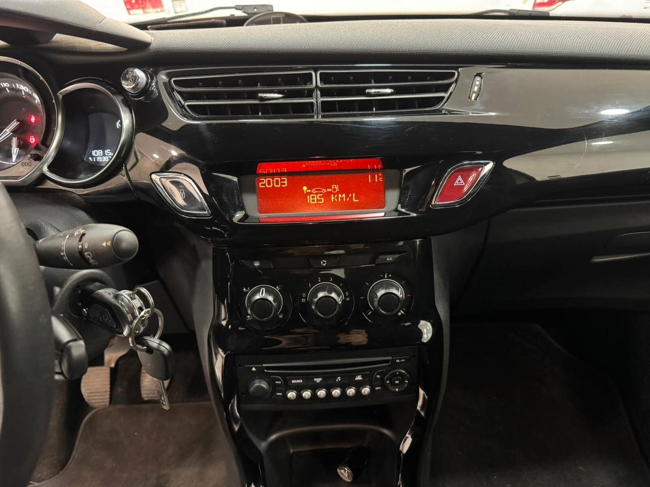 Ds DS3 3 1.2 VTi 82 Just Black