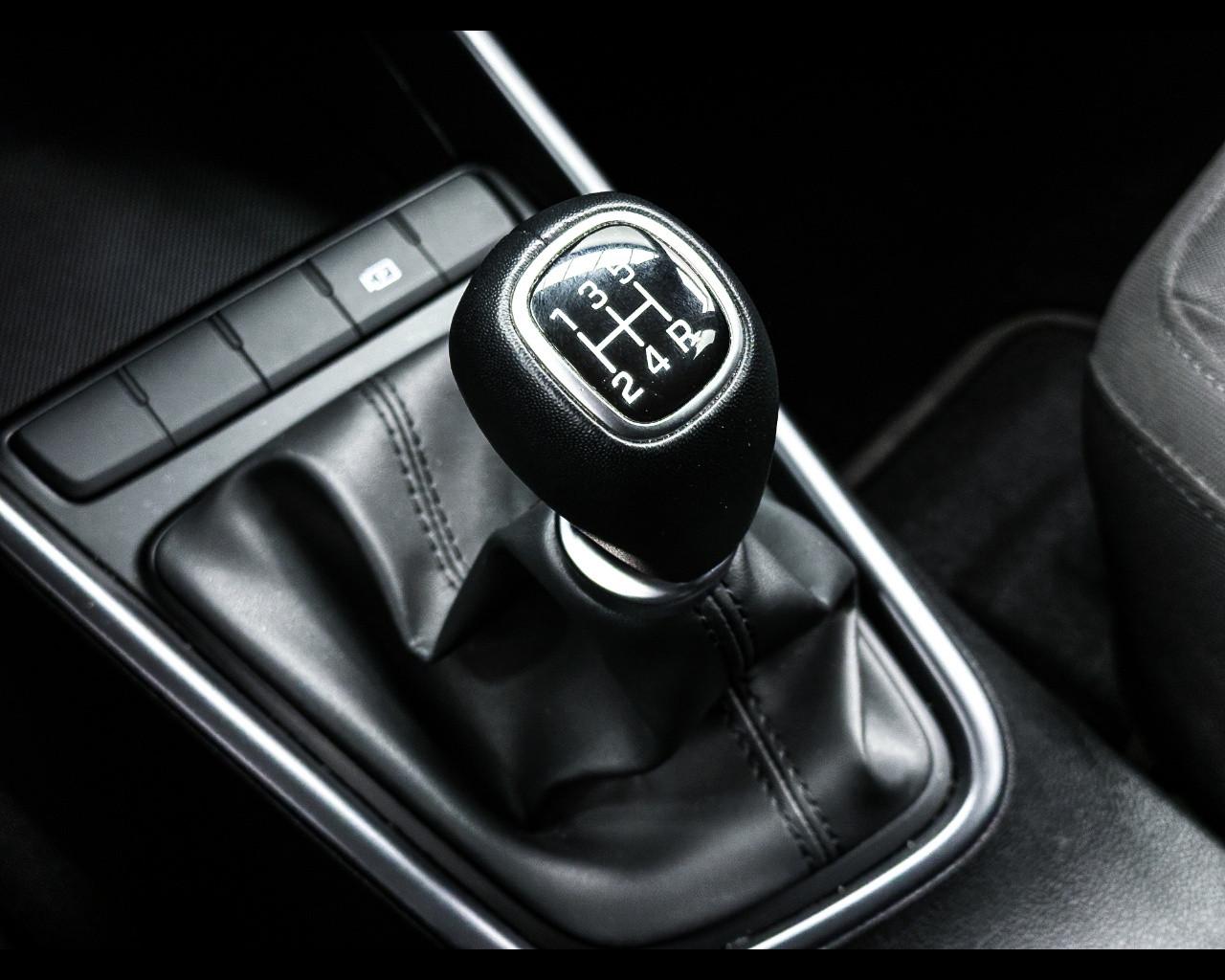 HYUNDAI I20 PE MY25 1.2 MT CONNECTLINE