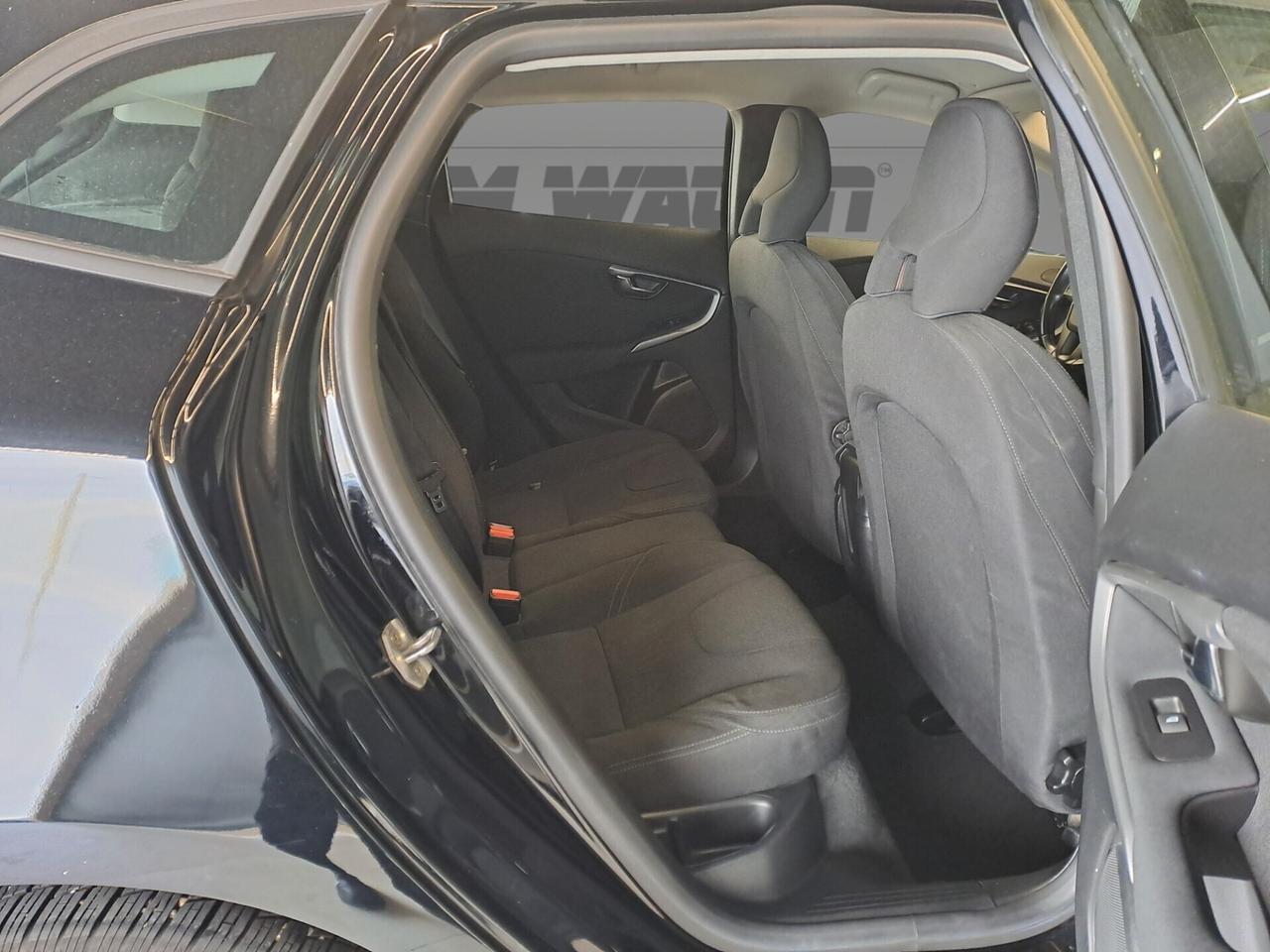 Volvo V40 D2 1.6 - NEOPATENTATI