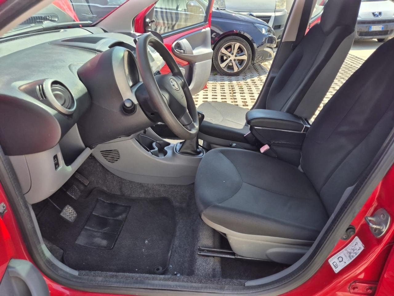 Toyota Aygo 1.0 12V VVT-i 5 porte Sol