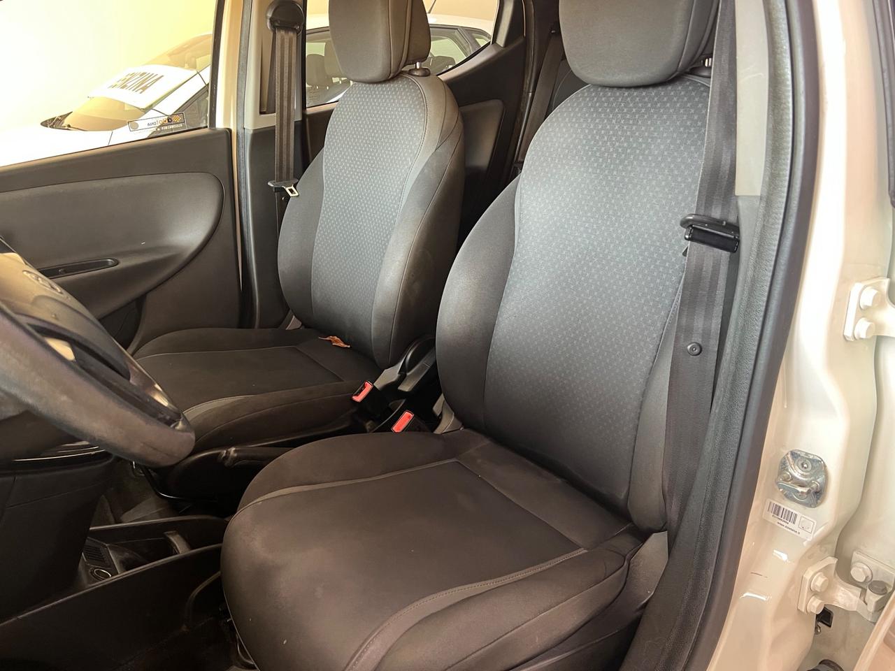 Lancia Ypsilon 0.9 TwinAir 85 CV 5 porte Metano Ecochic Platinum