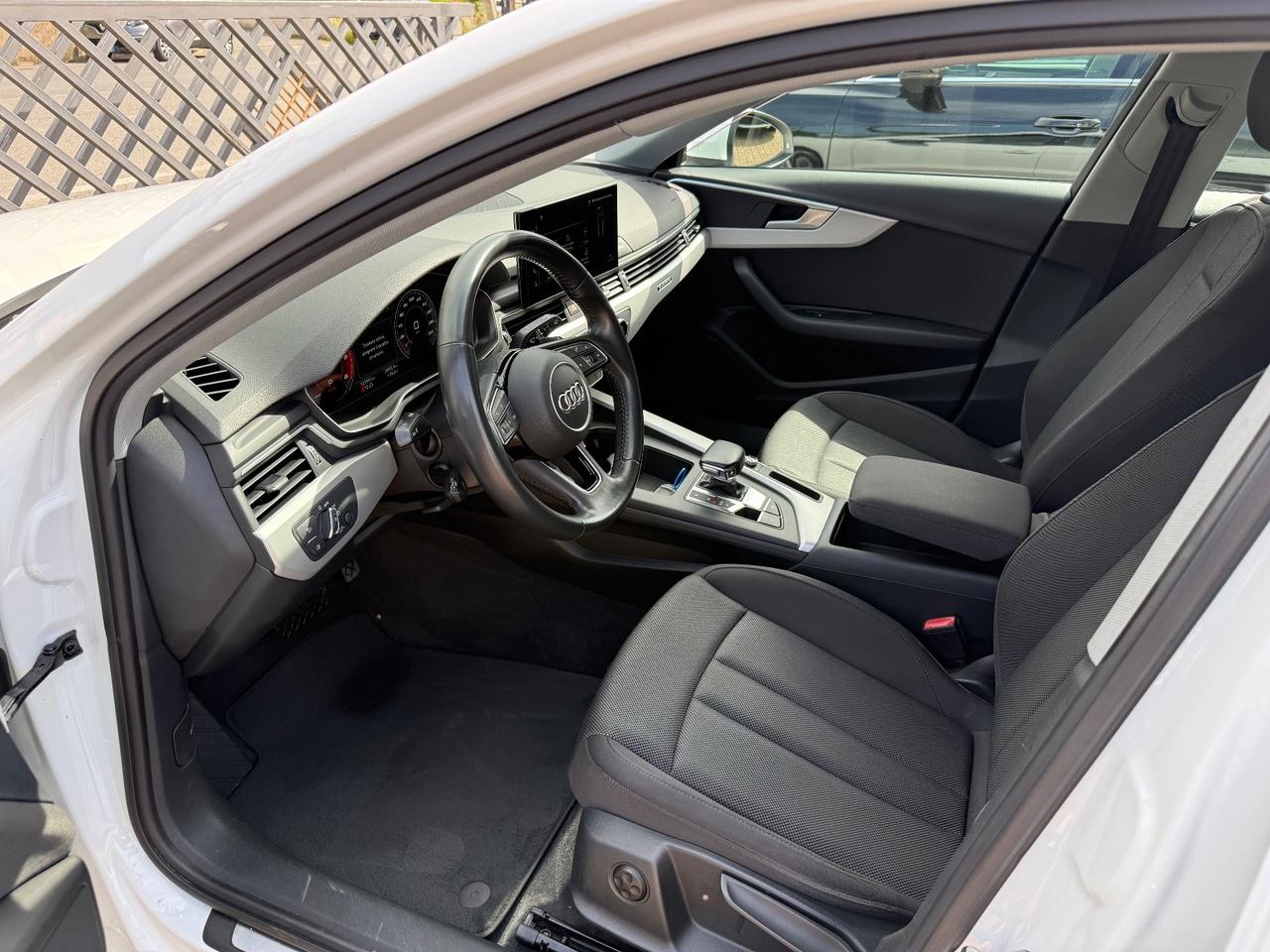 Audi A4 Avant 40 TDI quattro S tronic Business Advanced