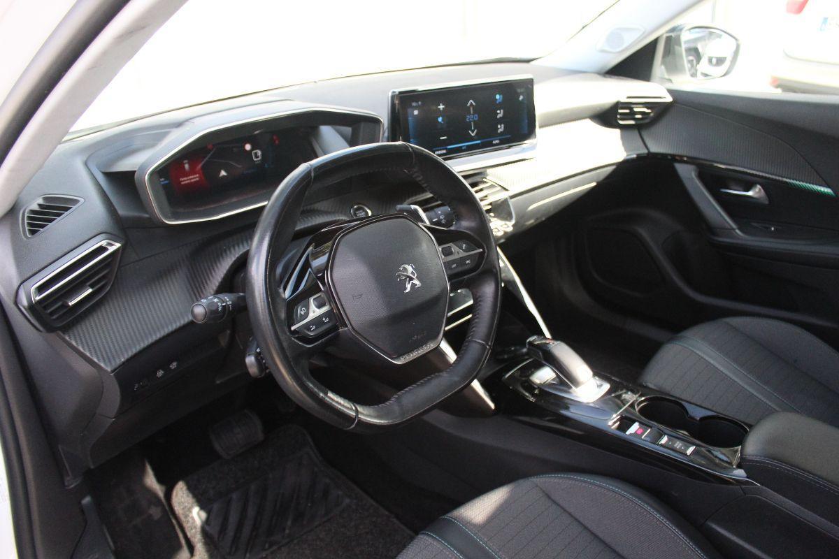 PEUGEOT - 2008 - BlueHDi 130 S&S EAT8 GT Pack