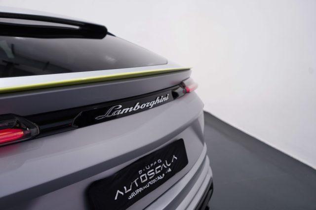 LAMBORGHINI Urus 4.0 650cv Graphite Capsule
