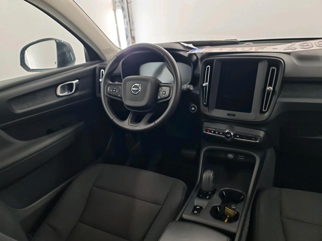 VOLVO XC40 1.5 T2 129CV 6M. MOMENTUM CORE ( FARI LED - COCKPIT - CRUISE - NAVI - PDC )