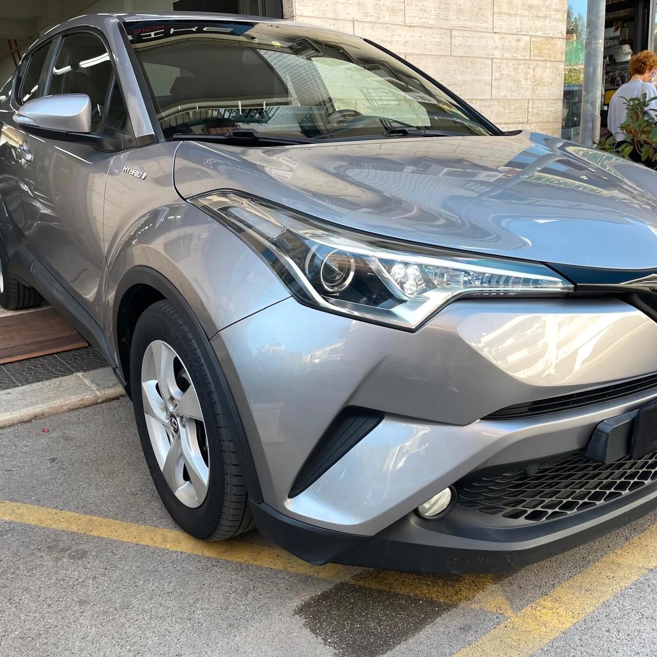Toyota C-HR 1.8 Hybrid E-CVT Business