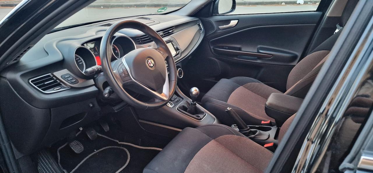 Alfa Romeo Giulietta 1.6 JTDm-2 105 CV Exclusive TOTAL BLACK