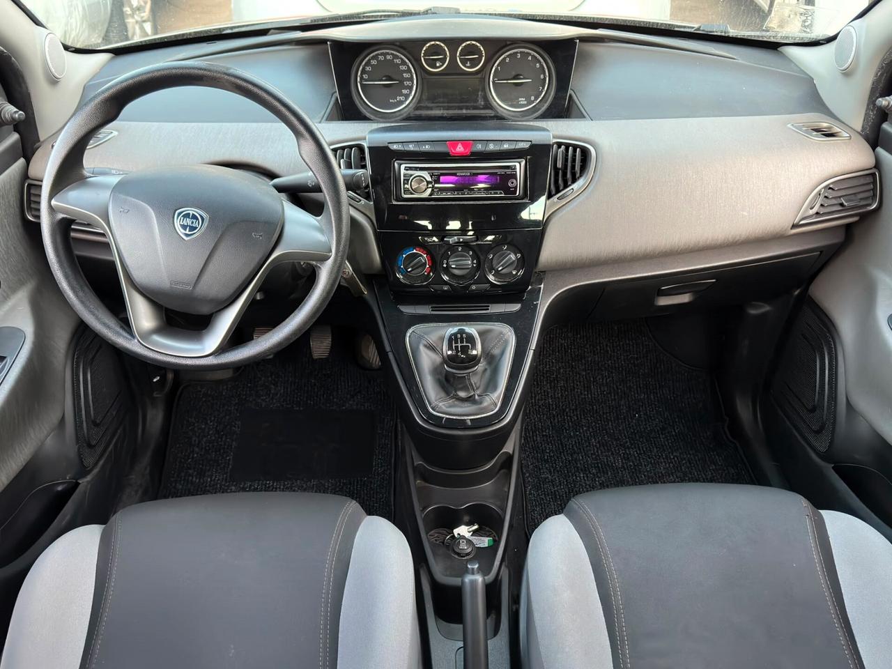Lancia Ypsilon 1.2 69 CV Unyca