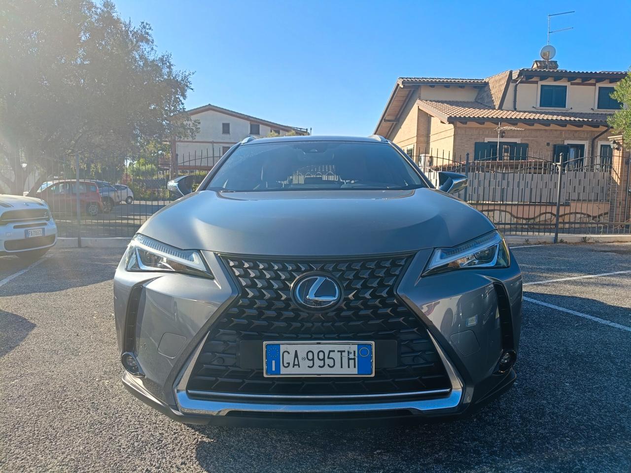 Lexus UX UX Hybrid 60 Mila km unipro