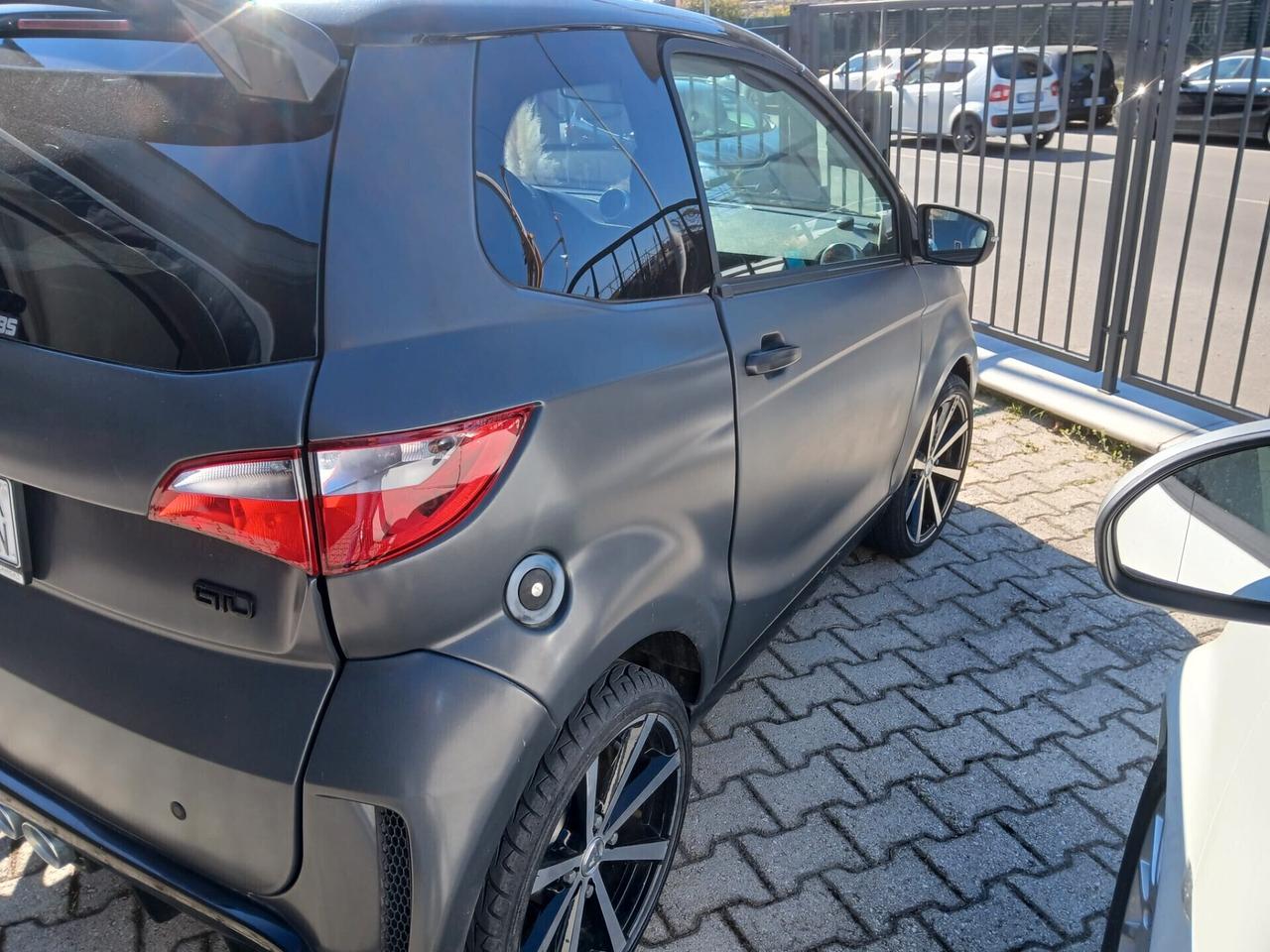 Aixam GTO UNICO PROPRIETARIO COME NUOVA CON ABS/SENSORI PARCHEGGIO/TELECAMERA POSTERIORE/VIVAVOCE/PELLE/TOUCHSCREEN ECC...