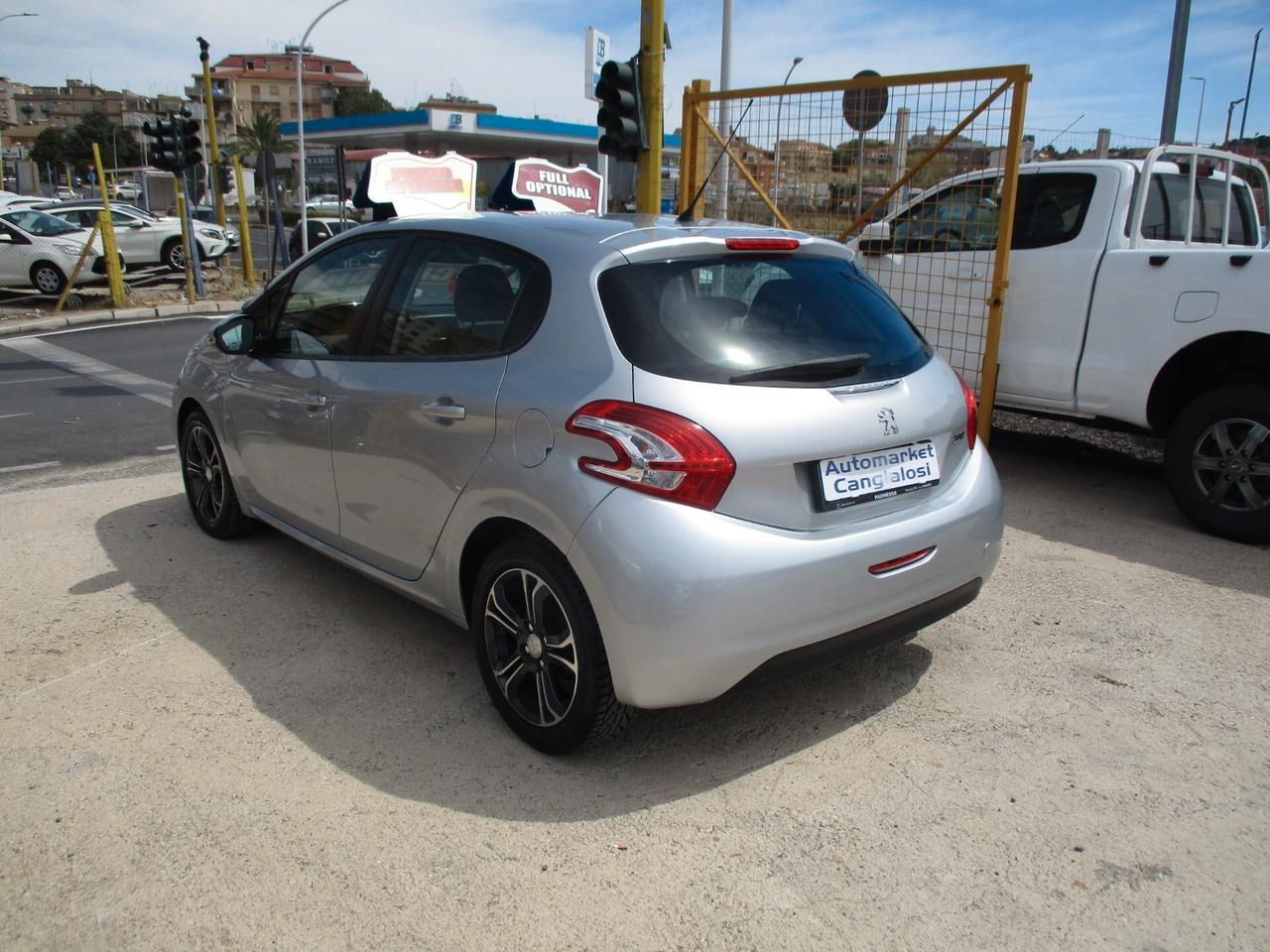 Peugeot 208 1.4 HDi 68 CV 5 porte Allure 2015