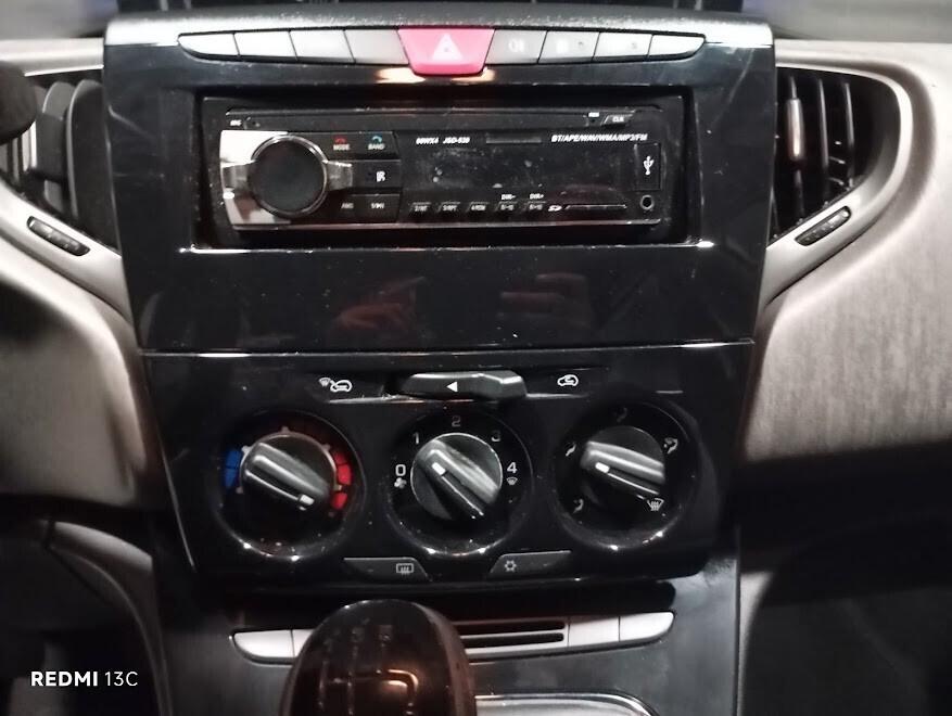 Lancia Ypsilon del 2013 BENZINA / GPL FINO 2033