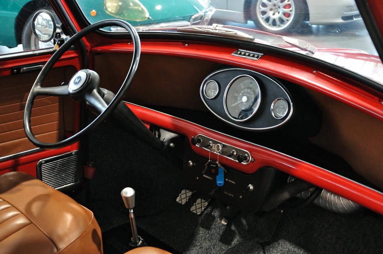 Innocenti Mini replica Morris Cooper S 1275