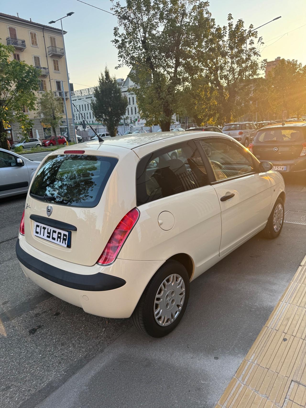Lancia Ypsilon 1.2 60 cv Argento