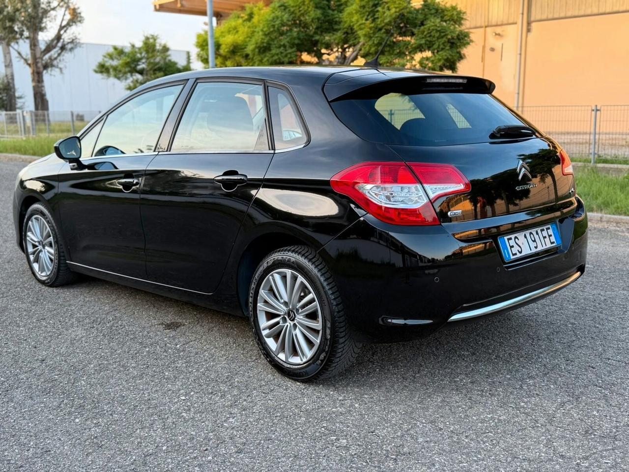 Citroen C4 1.6 e-HDi Berlina 115cv