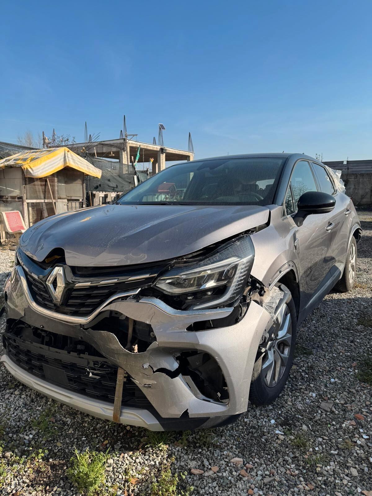 Renault Captur Hybrid Sinistrata Incidentata