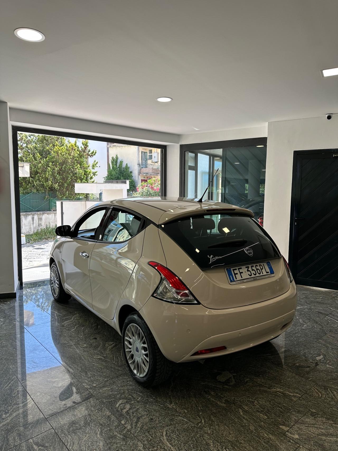 Lancia Ypsilon 1.2 69 CV 5 porte GPL Ecochic Gold