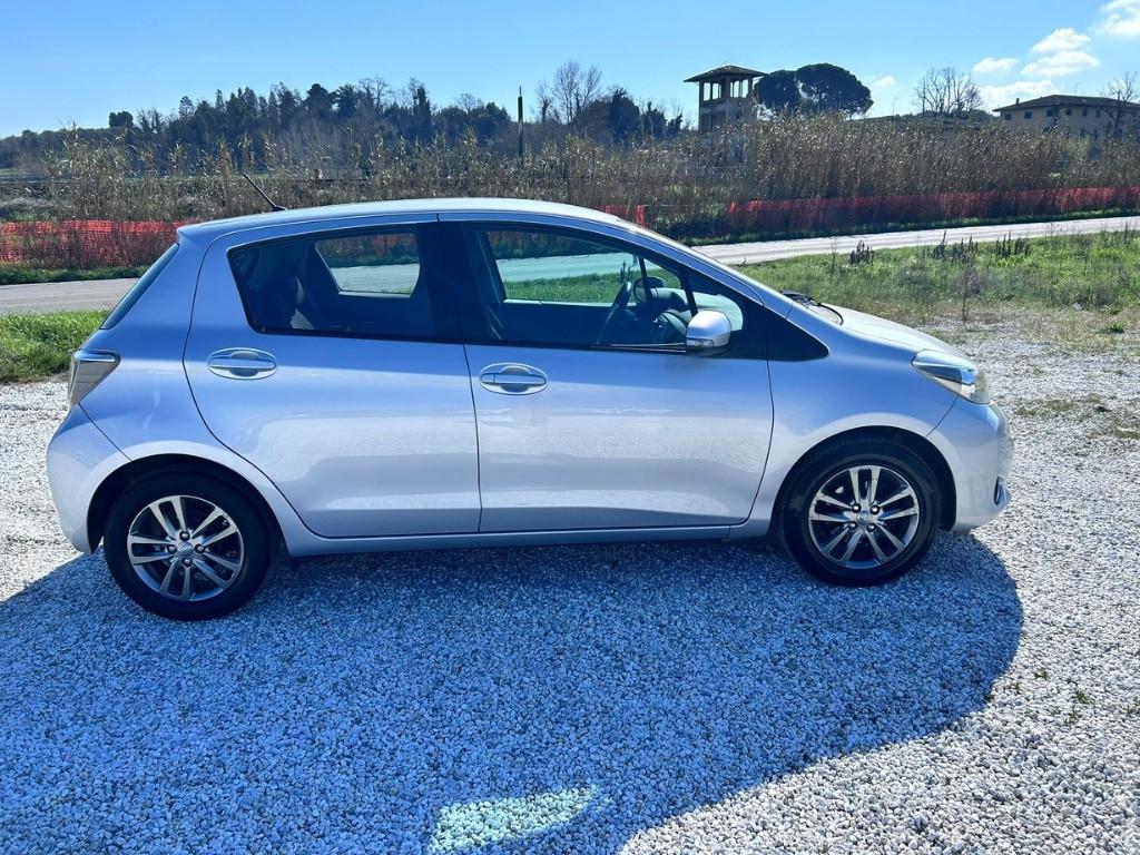 TOYOTA Yaris III 2011 - Yaris 5p 1.0 Lounge c/CL
