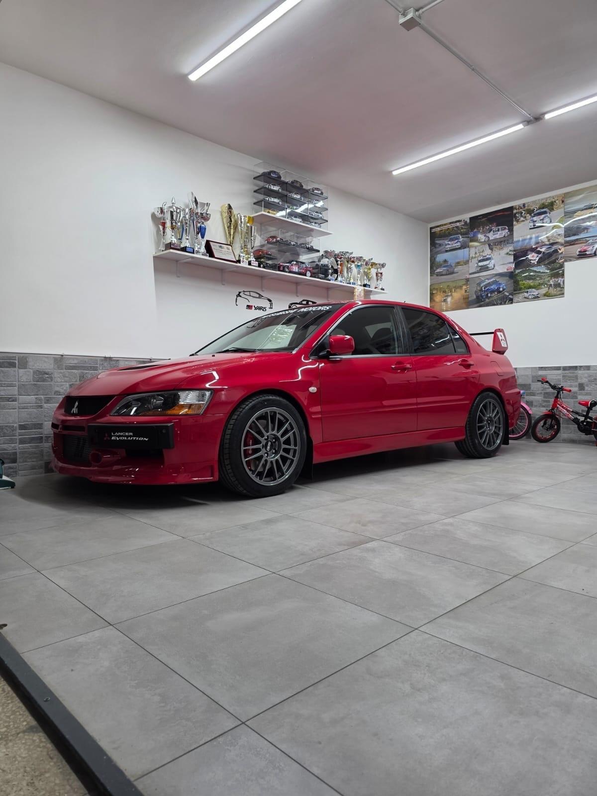 Mitsubishi Lancer Evolution IX GSR