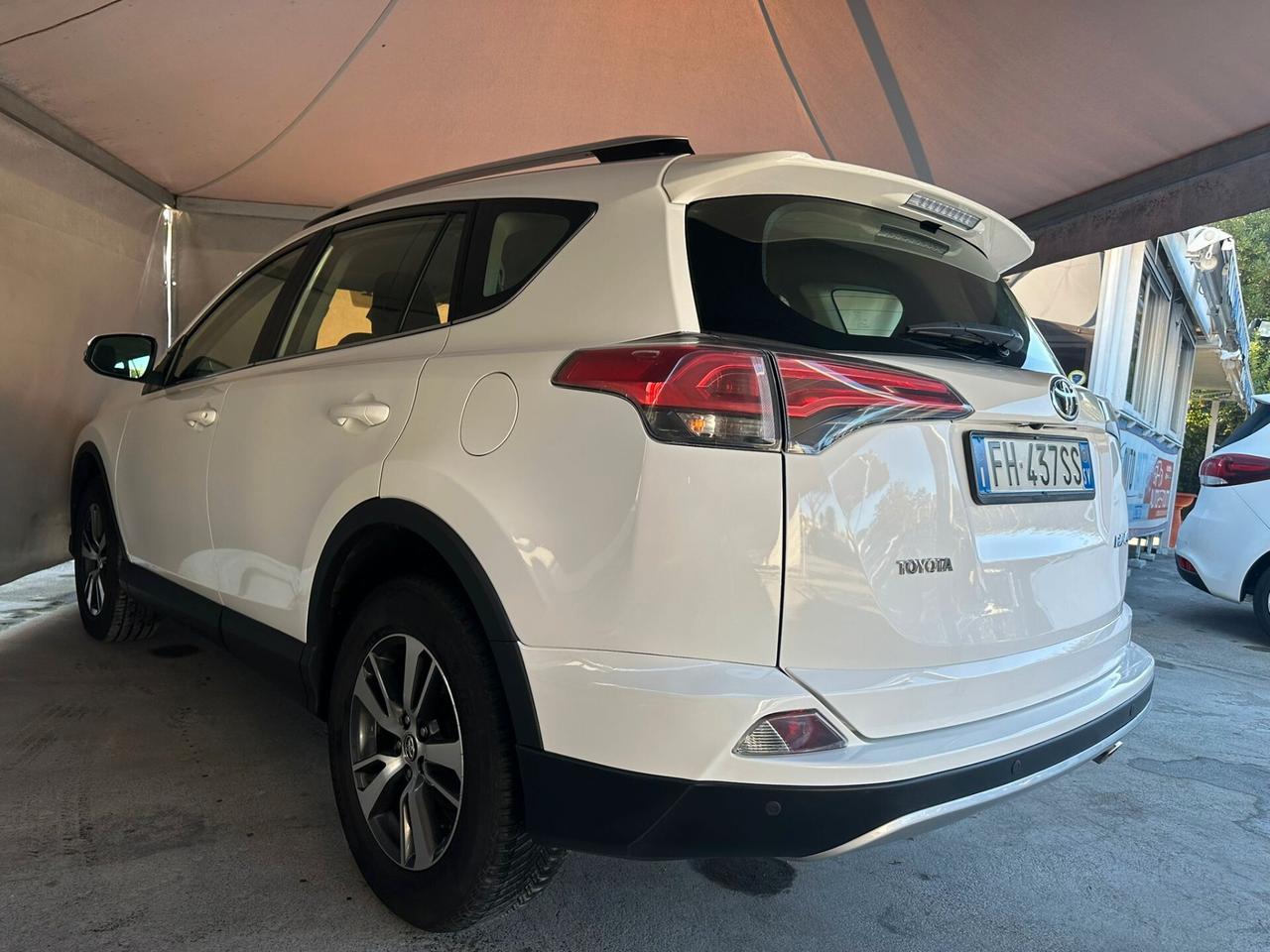 Toyota RAV 4 RAV4 2.0 D-4D 2WD Business