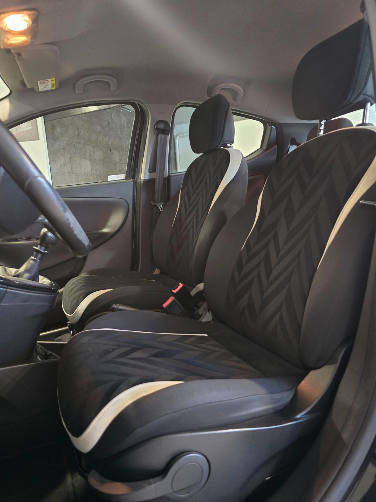 Lancia Ypsilon 0.9 TwinAir 85 CV 5 porte Metano Ecochic Gold