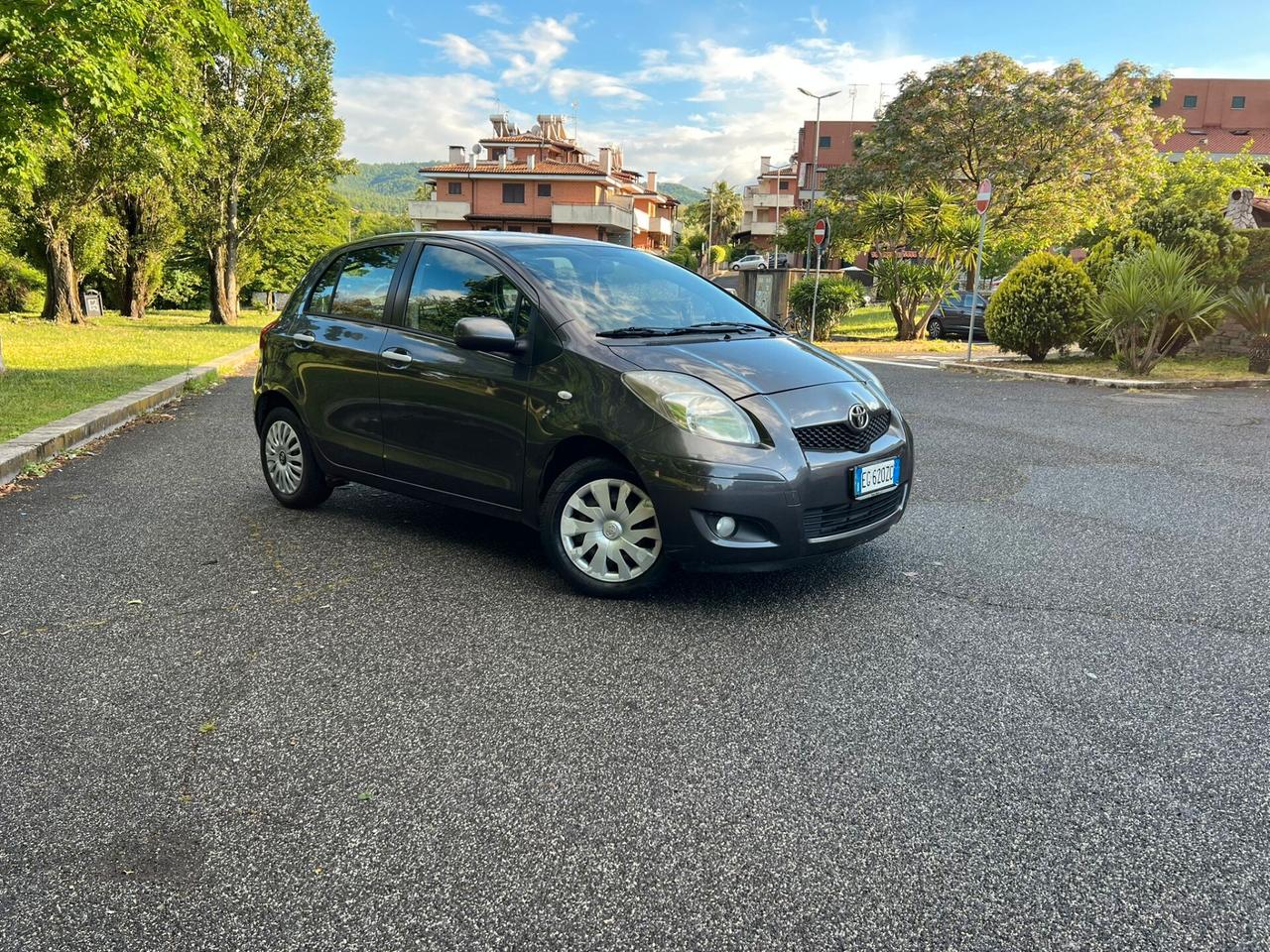 Toyota Yaris 1.0 5 porte