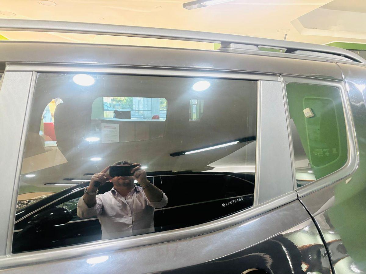 Jeep Renegade 1.6 M.Jet 120cv Dawn of Justice Total Black