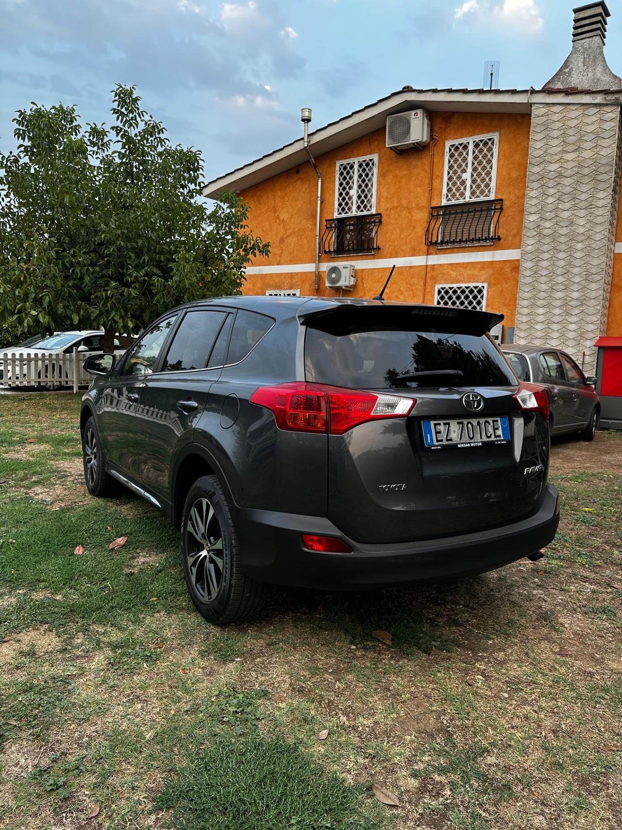 Toyota RAV 4 RAV4 2.0 D-4D 2WD Style White Ed.