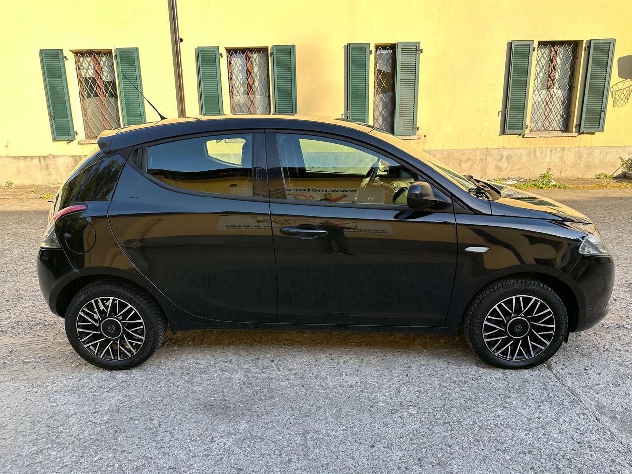 Lancia Ypsilon 1.2 69 CV 5 porte Platinum