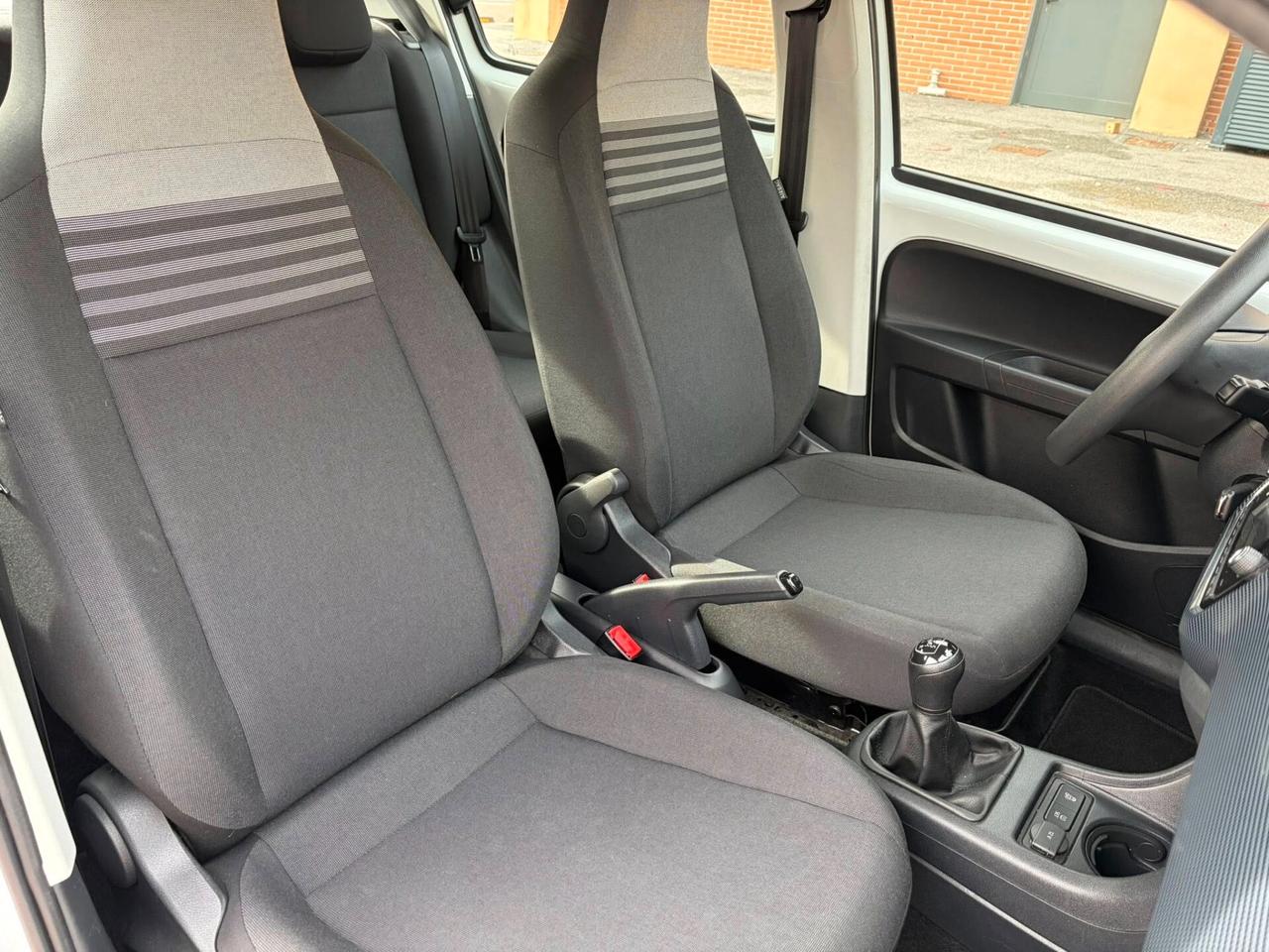 VOLKSWAGEN UP! 1.0cc MUVI 5Porte