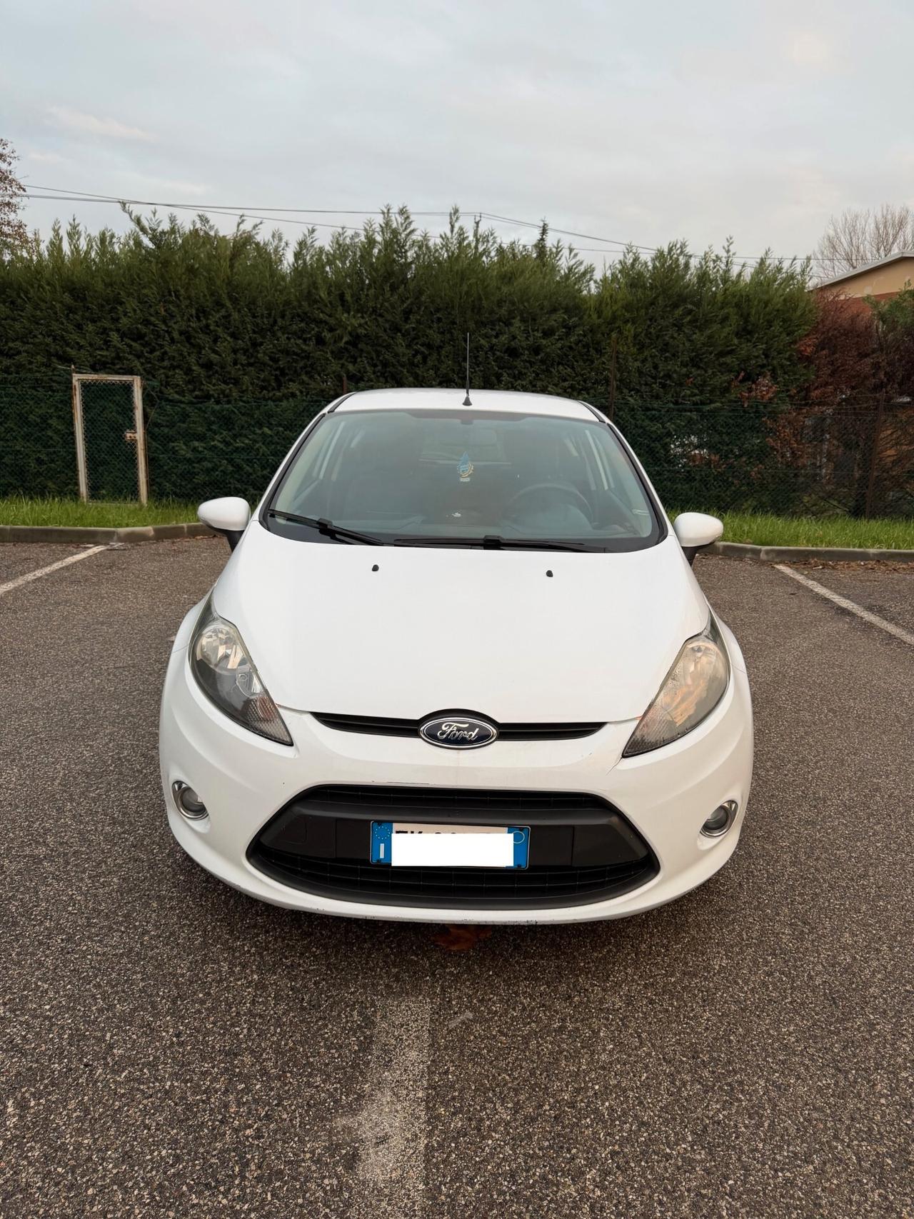 Ford Fiesta 1.4 tdci - NEOPATENTATI - 12 MESI DI GARANZIA -