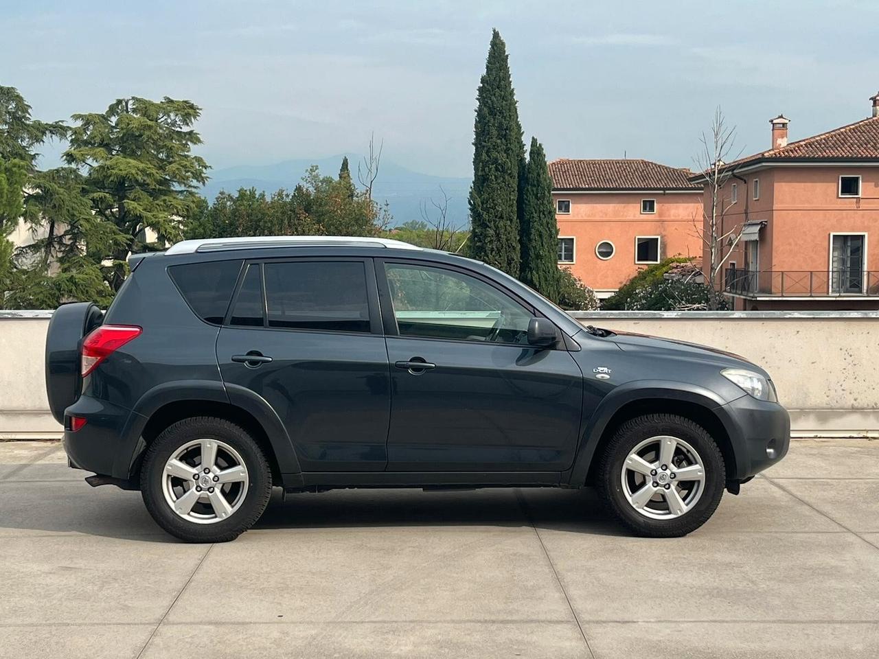 Toyota RAV 4 RAV4 2.2 D-4D 177 CV Luxury