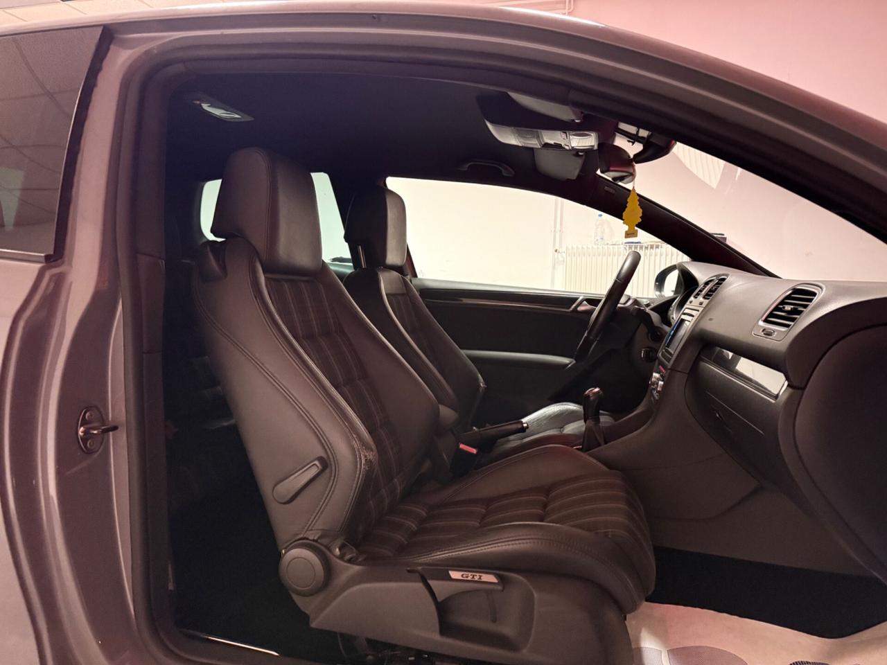 Volkswagen Golf GTI 2.0 TSI 3p.