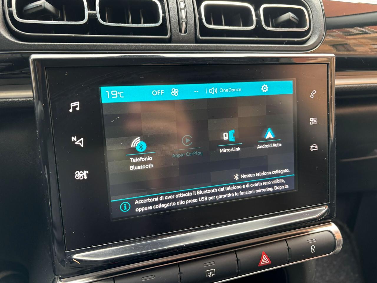 Citroen C3 PureTech 82 Shine DISTRIBUZIONE NUOVA