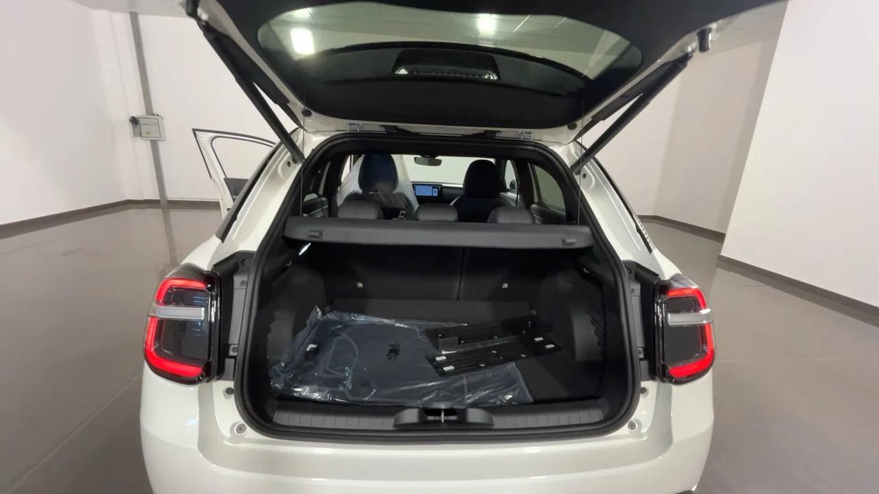 Fiat 600 Hybrid 110 CV DCT MHEV Sport Edizione Milano Cortina 26
