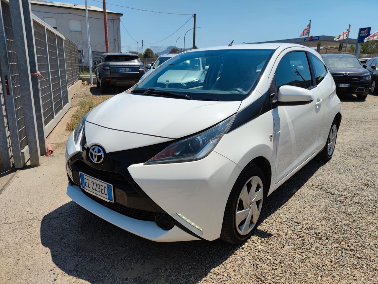 Toyota Aygo 1.0 VVT-i 69 CV 3 porte x-clusiv