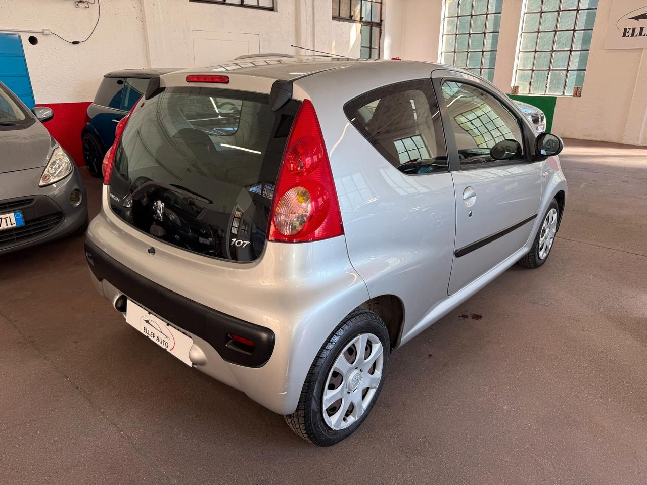 Peugeot 107 1.0 68CV 3p. AUTOMATICA - 1 PROPRIETARIO