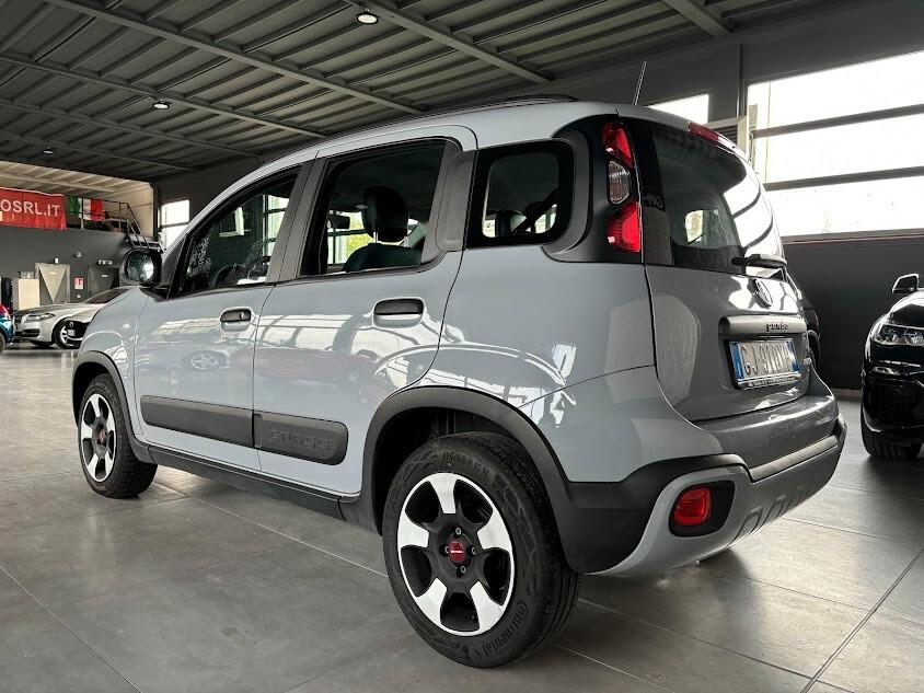 Fiat Panda CROSS 1.0 HYBRID NEOPATENTATI