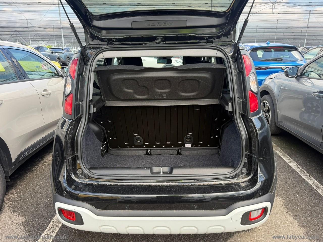 FIAT Panda 1.0 FireFly S&S Hybrid PACK CROSS