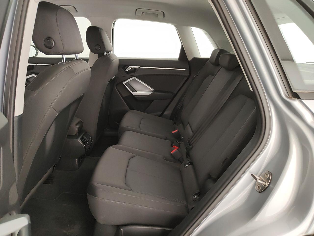 Audi Q3 35 TDI quattro Business