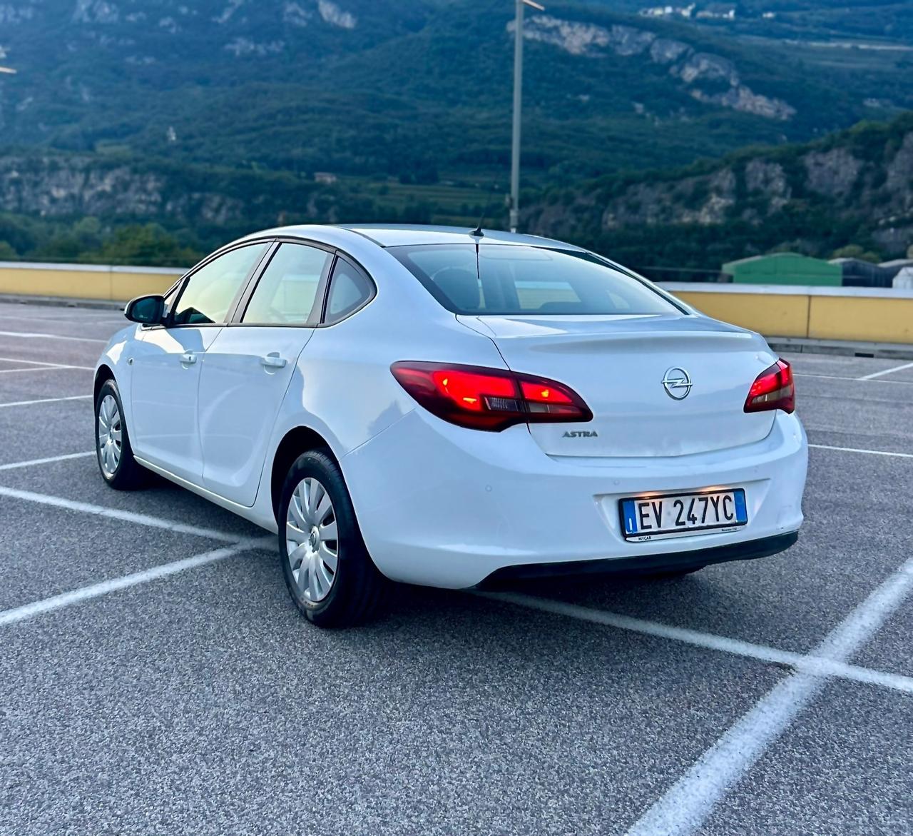 Opel Astra 1.4 Benz 5 porte Cosmo SOLO 55.000km